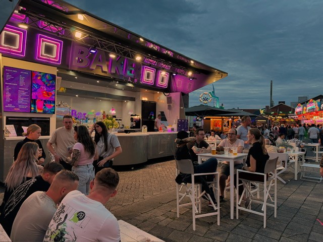 Cocktails en drink stand met zitplek